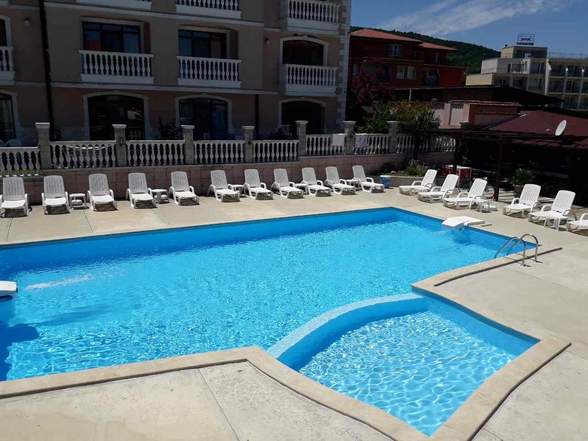 Hotel Black Sea - Breakfast, Pool & Free Parking Obzor Ngoại thất bức ảnh