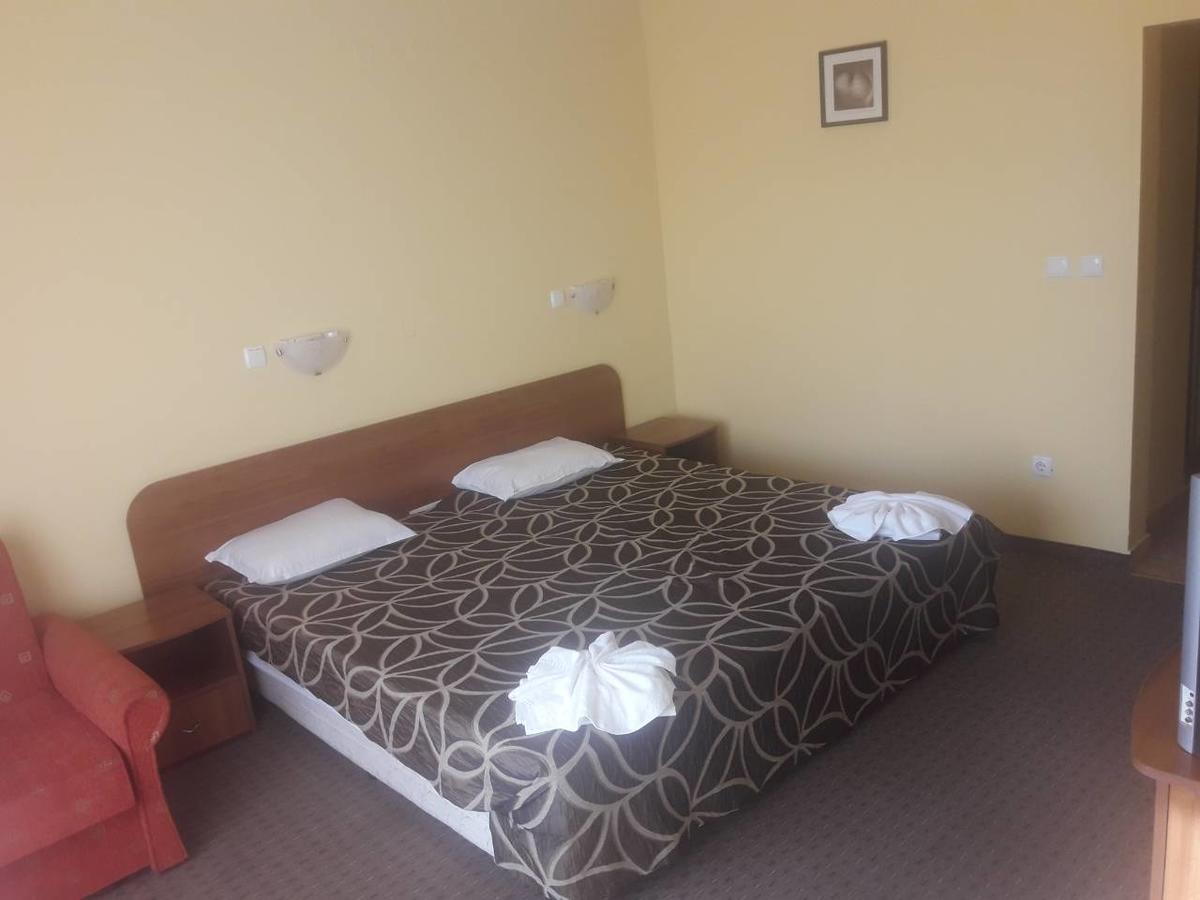 Hotel Black Sea - Breakfast, Pool & Free Parking Obzor Ngoại thất bức ảnh