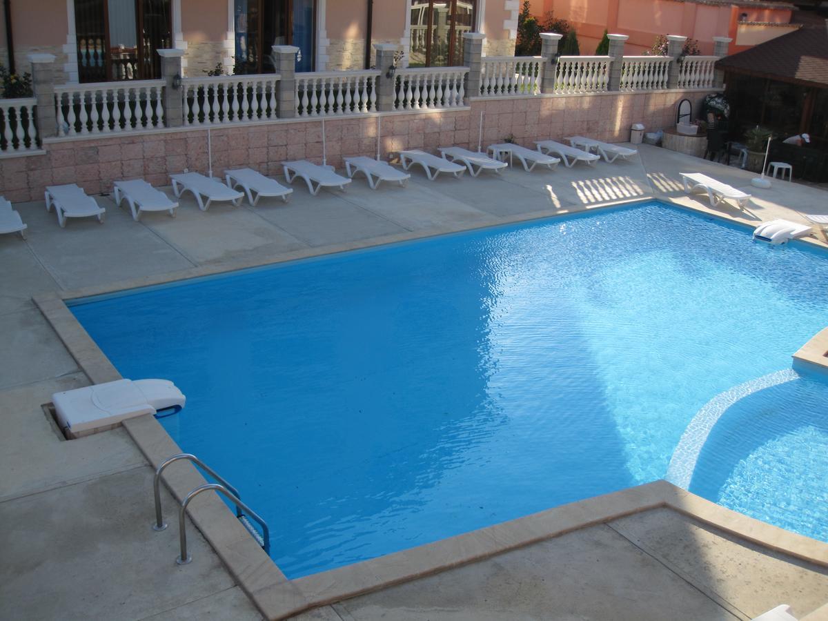 Hotel Black Sea - Breakfast, Pool & Free Parking Obzor Ngoại thất bức ảnh